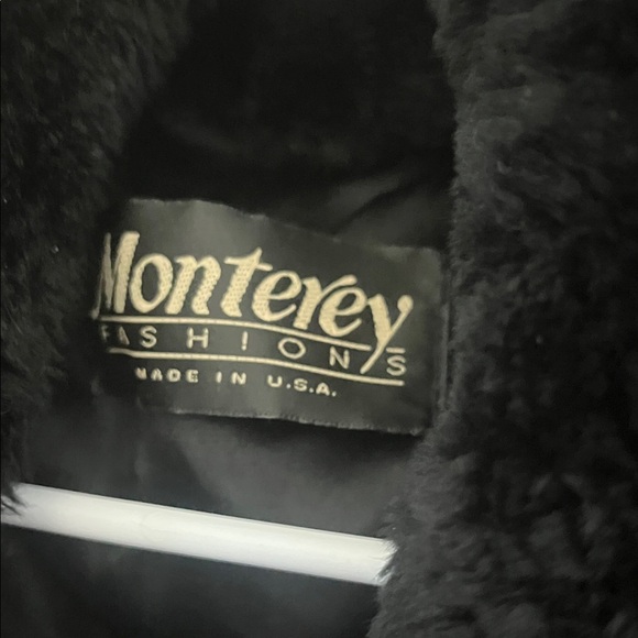 Chic Black Teddy Jacket - Picture 2 of 4